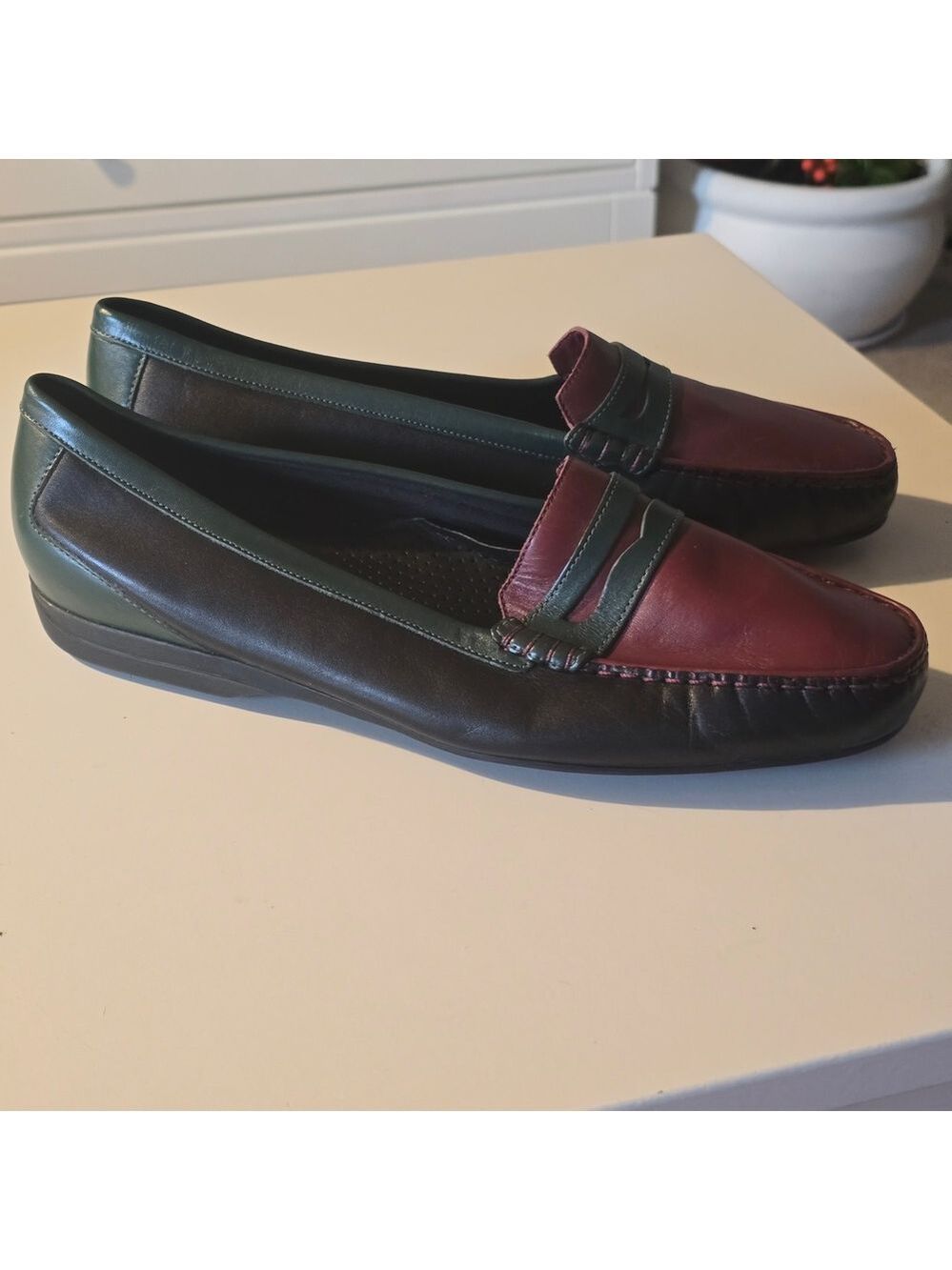 Trotters Burgundy and Dark Green Leather Penny Loafers Size 10.5 W